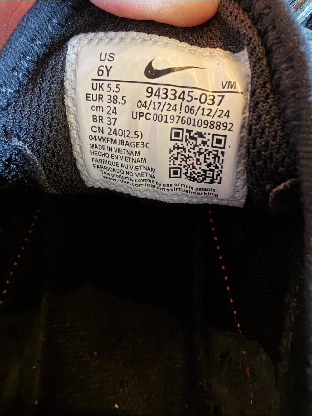 Nike Kids Black & Orange Air Max 270 Sneakers - Picture 5 of 5
